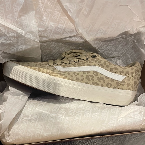 Vans - Picture 4 of 4